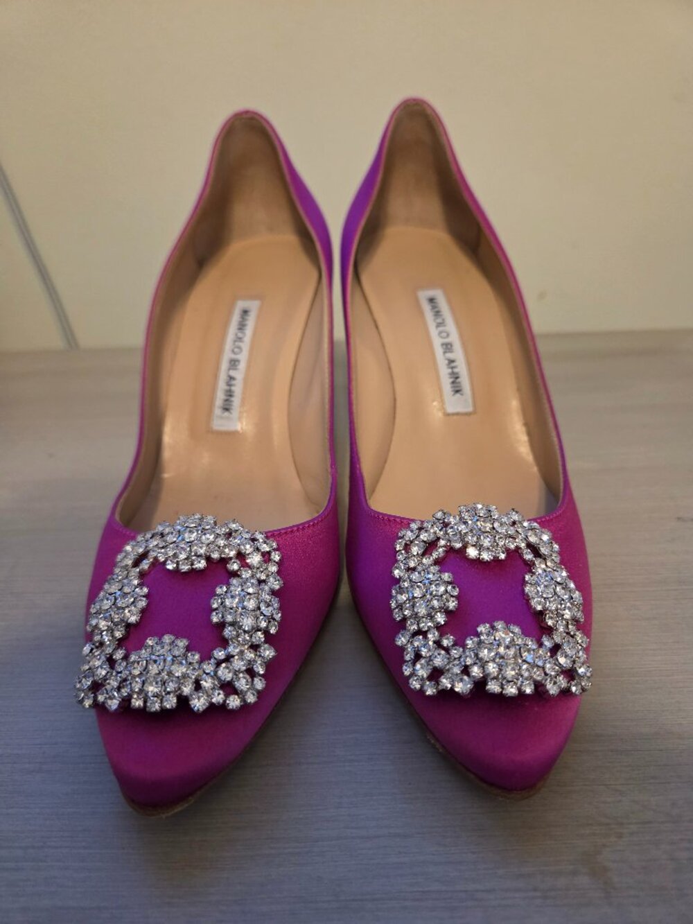 Manolo Blanik pink satin pumps